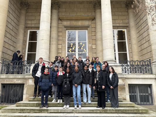 Visite de l'Assemblée nationale avec des collégiens de Pacé